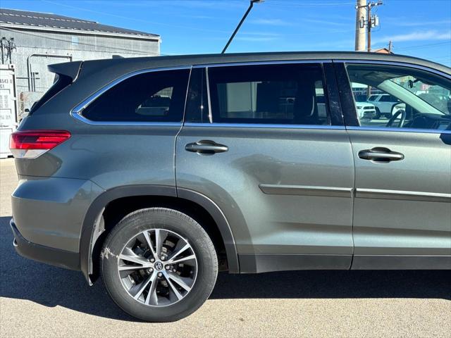 2019 Toyota Highlander LE Plus 2019 Toyota Highlander LE Plus