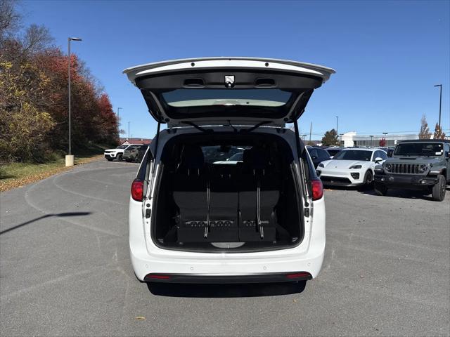 2026 Chrysler Voyager LX