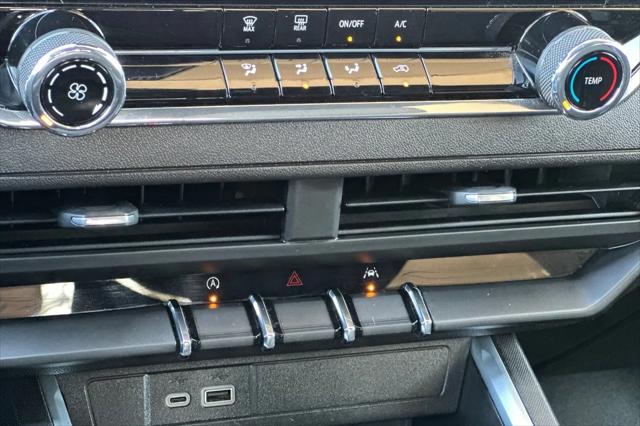 2023 Chevrolet Colorado 4WD Crew Cab Short Box Trail Boss
