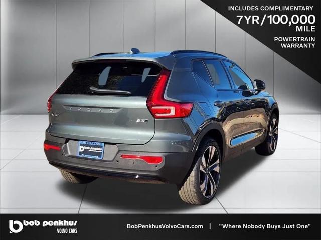 2026 Volvo XC40 Ultra, B5 AWD Gas (mild hybrid), Dark