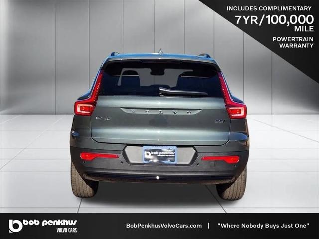2026 Volvo XC40 Ultra, B5 AWD Gas (mild hybrid), Dark