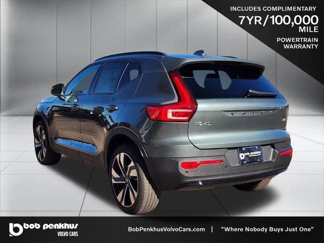 2026 Volvo XC40 Ultra, B5 AWD Gas (mild hybrid), Dark