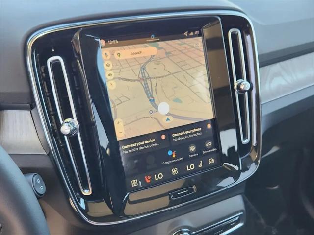 2026 Volvo XC40 Plus, B5 AWD Gas (mild hybrid), Dark
