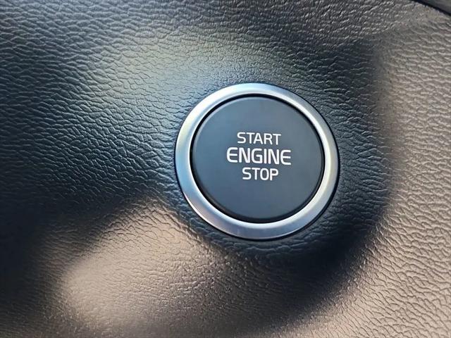 2026 Volvo XC40 Plus, B5 AWD Gas (mild hybrid), Dark