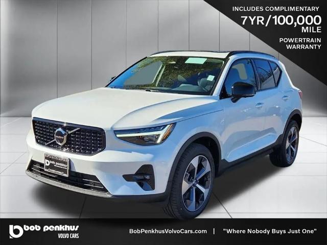 2026 Volvo XC40 Plus, B5 AWD Gas (mild hybrid), Dark
