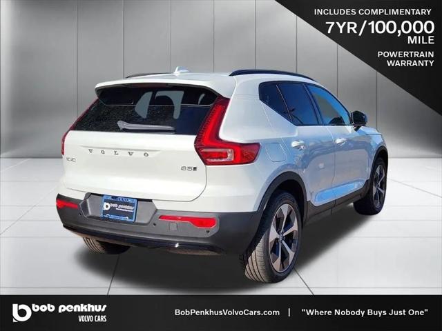 2026 Volvo XC40 Plus, B5 AWD Gas (mild hybrid), Dark