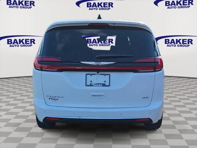 2026 Chrysler Pacifica Select AWD