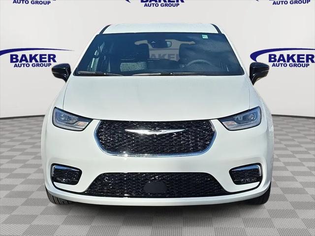 2026 Chrysler Pacifica Select AWD