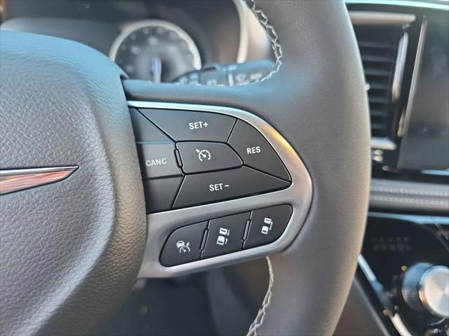2026 Chrysler Pacifica Select AWD