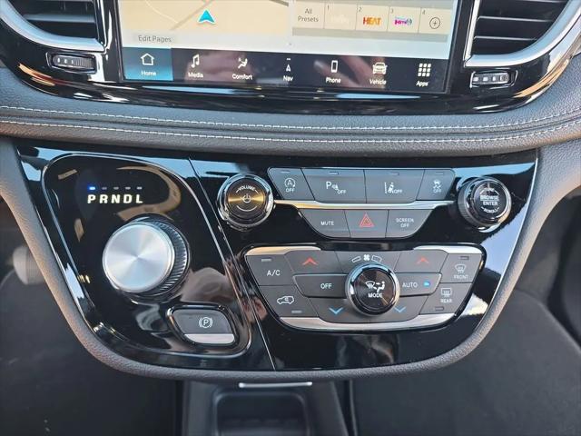 2026 Chrysler Pacifica Select AWD