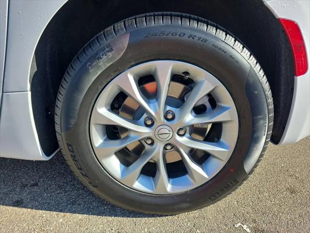 2026 Chrysler Pacifica Select AWD