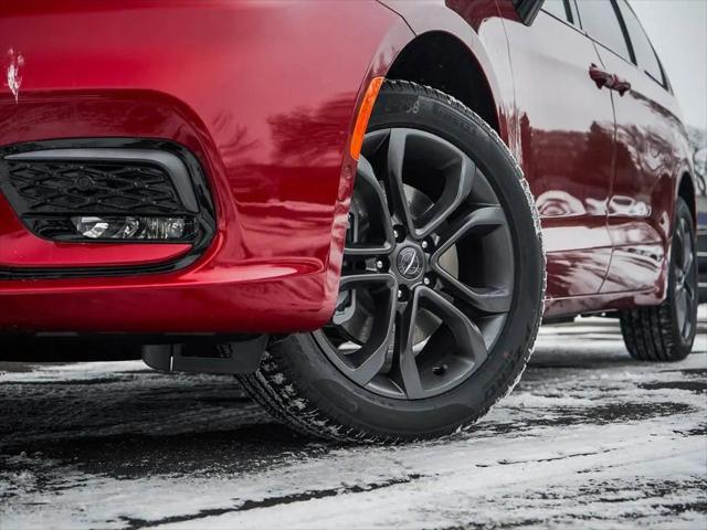 2026 Chrysler Pacifica Select AWD