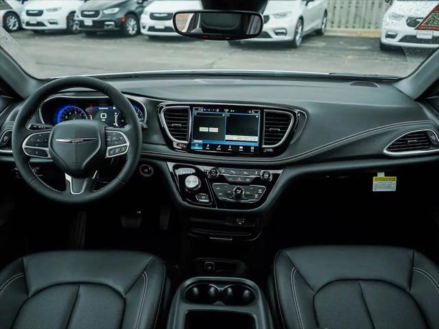 2026 Chrysler Pacifica Select AWD