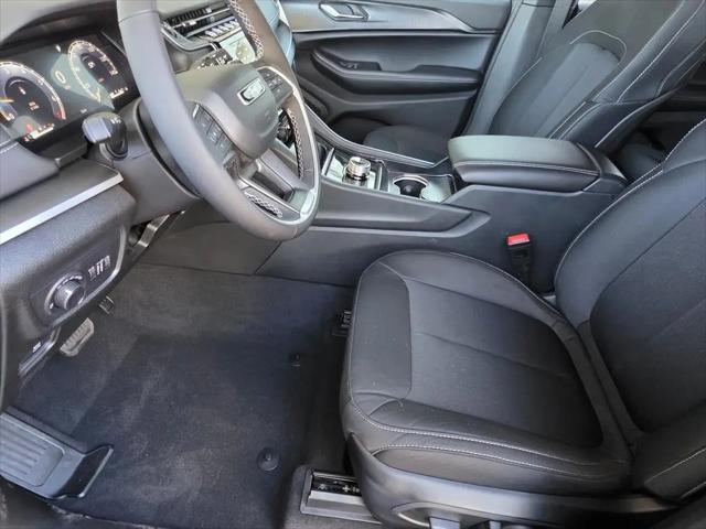 2025 Jeep Grand Cherokee Laredo X 4x2