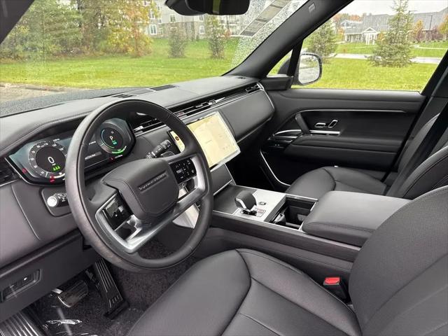 2025 Land Rover Range Rover P550e SE