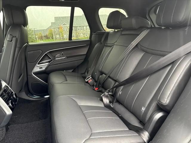 2025 Land Rover Range Rover P550e SE