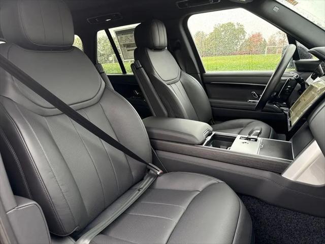 2025 Land Rover Range Rover P550e SE
