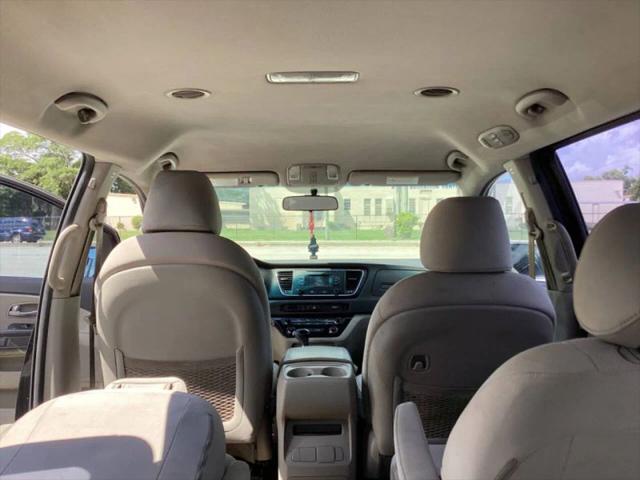 2016 Kia Sedona L