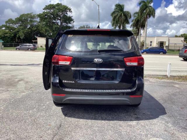 2016 Kia Sedona L