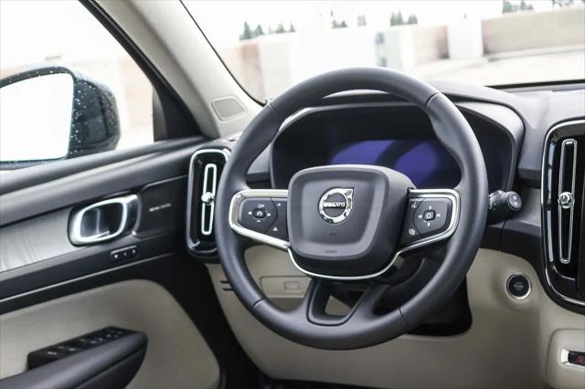 2026 Volvo XC40 Ultra, B5 AWD Gas (mild hybrid), Dark