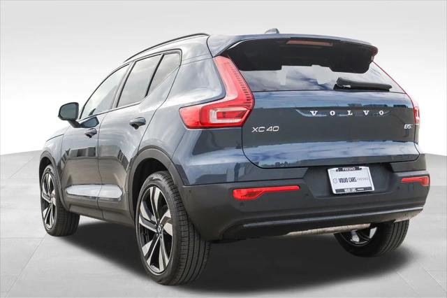 2026 Volvo XC40 Ultra, B5 AWD Gas (mild hybrid), Dark