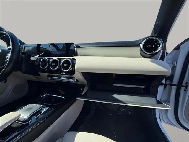 2019 Mercedes-Benz A 220 A 220