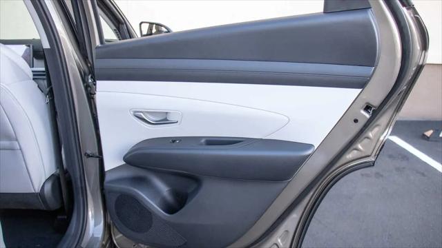 2026 Hyundai Tucson Hybrid Blue SE