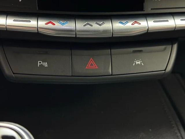 2023 Cadillac XT4 FWD Premium Luxury