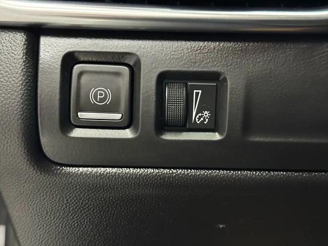 2023 Cadillac XT4 FWD Premium Luxury