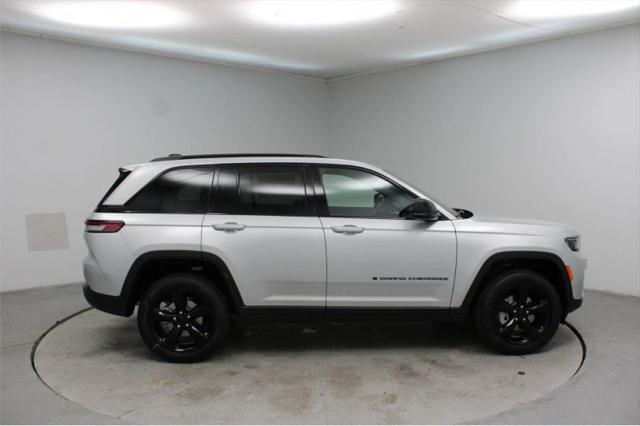 2025 Jeep Grand Cherokee Limited 4x2