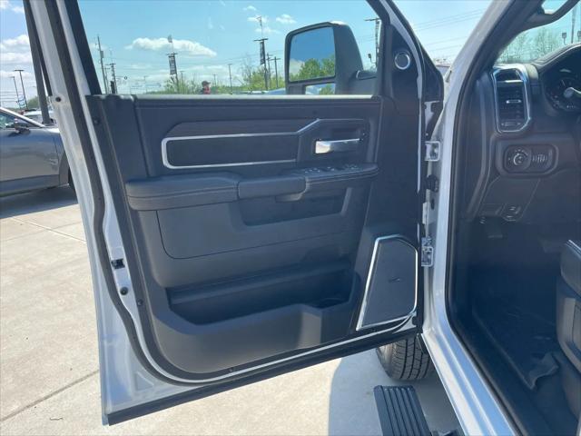 2026 Ram 3500 Laramie Crew Cab 4x4 8' Box