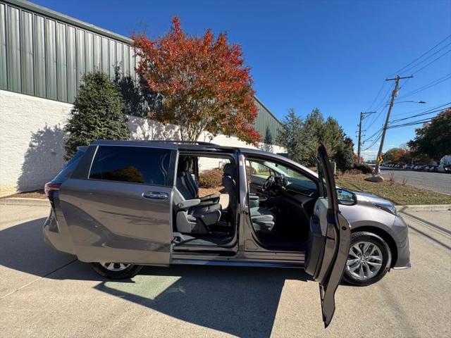 2021 Toyota Sienna XLE
