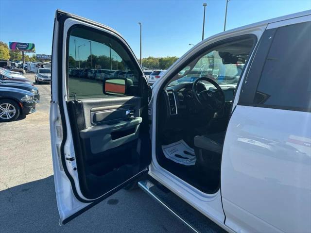 2017 Ram 1500 Big Horn Crew Cab 4x4 5'7" Box