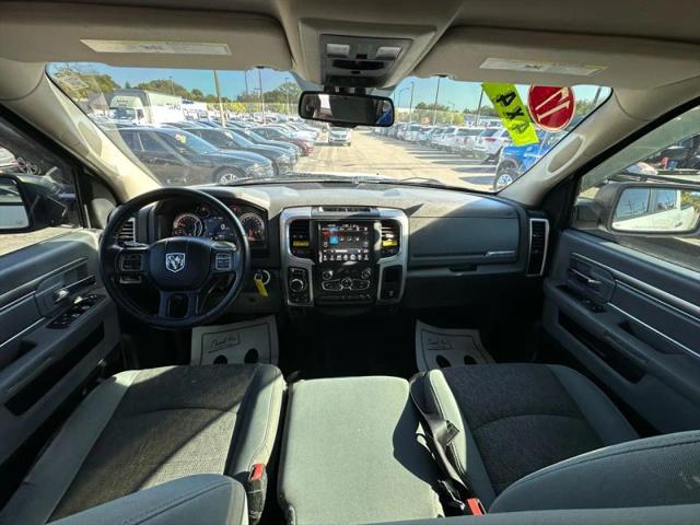 2017 Ram 1500 Big Horn Crew Cab 4x4 5'7" Box