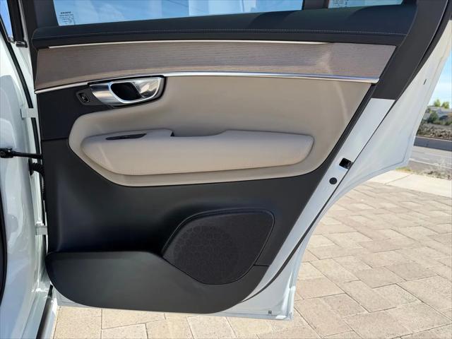 2026 Volvo XC90 Plus, B6 AWD Gas (mild hybrid), Gasoline, Bright, 7 Seats