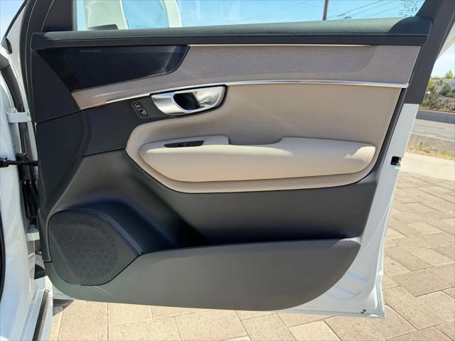 2026 Volvo XC90 Plus, B6 AWD Gas (mild hybrid), Gasoline, Bright, 7 Seats