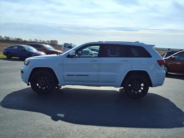 2022 Jeep Grand Cherokee Laredo X 4x4