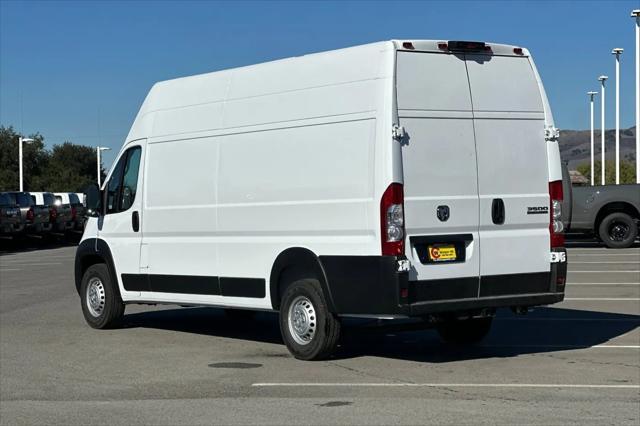 2026 Ram ProMaster Cargo Van Tradesman Super High Roof 159" WB EXT w/Pass Seat