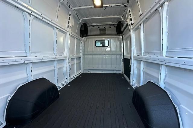 2026 Ram ProMaster Cargo Van Tradesman Super High Roof 159" WB EXT w/Pass Seat