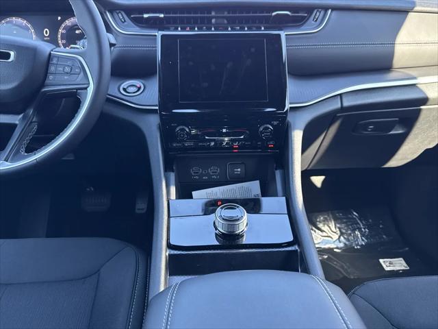 2025 Jeep Grand Cherokee L Laredo X 4x4
