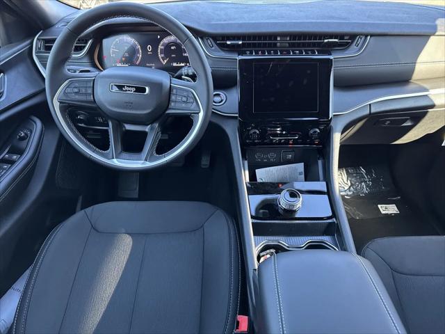 2025 Jeep Grand Cherokee L Laredo X 4x4