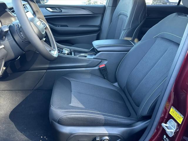 2025 Jeep Grand Cherokee L Laredo X 4x4