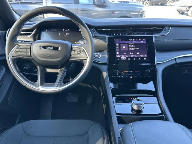 2025 Jeep Grand Cherokee L Laredo X 4x4