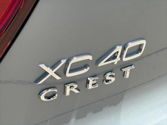2026 Volvo XC40 Plus, B4 FWD Gas (mild hybrid), Dark