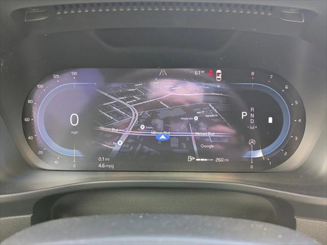 2023 Volvo XC40 B5 Plus Dark Theme