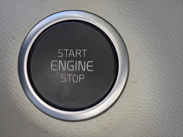 2023 Volvo XC40 B5 Plus Dark Theme