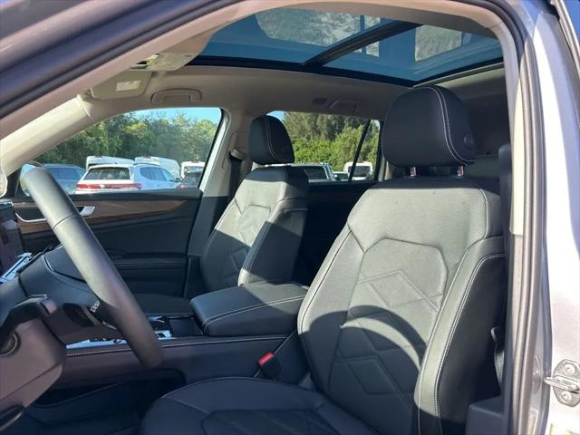 2026 Volkswagen Atlas SE with Technology