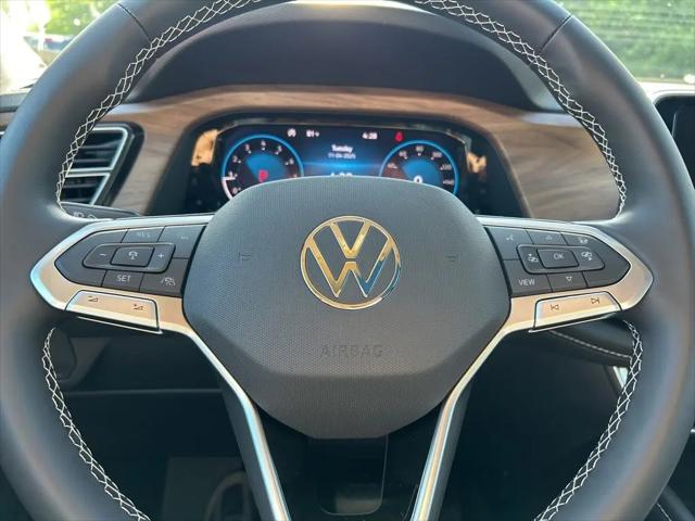 2026 Volkswagen Atlas SE with Technology