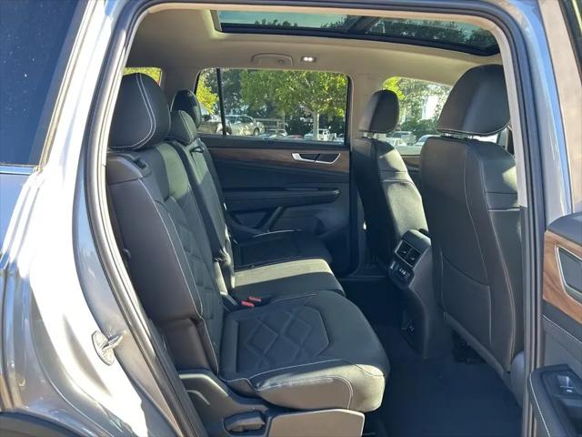 2026 Volkswagen Atlas SE with Technology