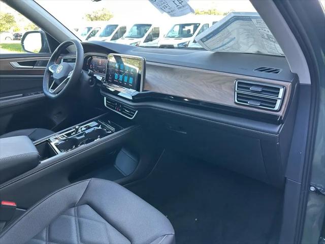 2026 Volkswagen Atlas SE with Technology